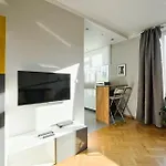 Modern And Cozy- Location-b11/13 Warszawa