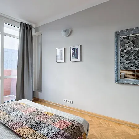 Modern And Cozy- Location-b11/13 * 华沙