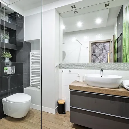 Modern And Cozy- Location-b11/13 *