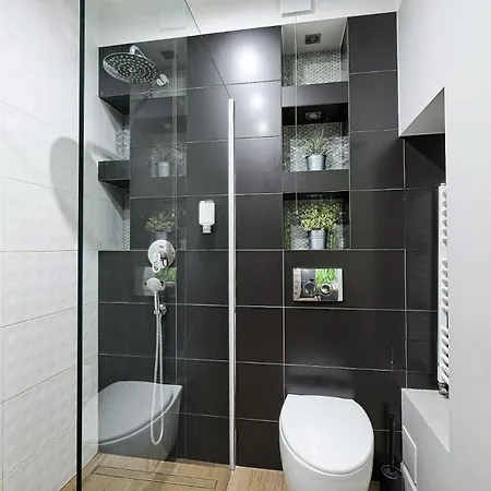 Modern And Cozy- Location-b11/13 * 华沙